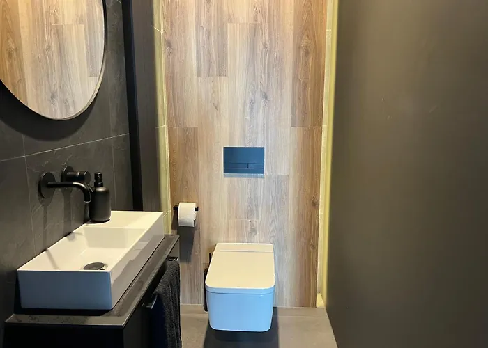 Spodek & Icc 7 - Self Check-in , Faktura Vat, Wi-fi דירה